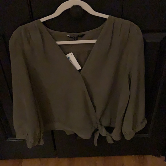 Top - Picture 2 of 14